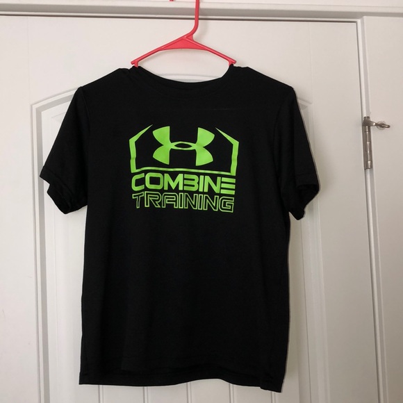 Boys🔥New🔥Under Armour Combine Training Shirt - Picture 1 of 6